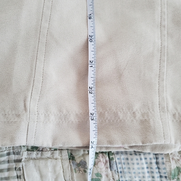 Ze-Ze Jacket - Picture 3 of 16